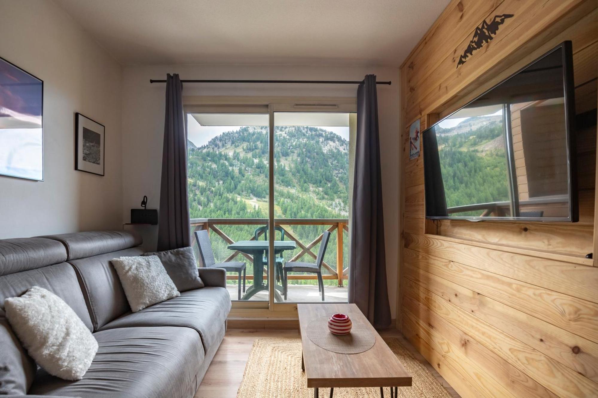 Joli T2, Centre, Parking Prive, Wifi, Local A Ski Isola 2000 Exterior photo